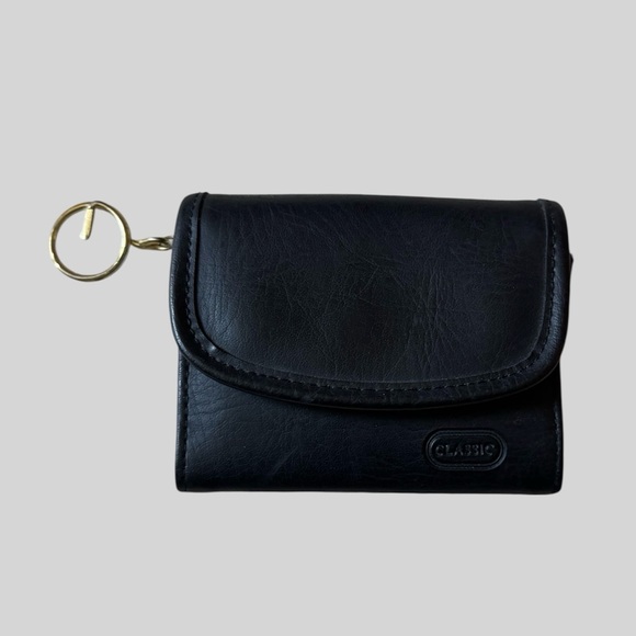 Classic Minimalist Black Wallet - Picture 1 of 8